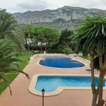 Se alquila para todo el año un estupendo apartamento con piscina en la zona de El Montgo Dénia